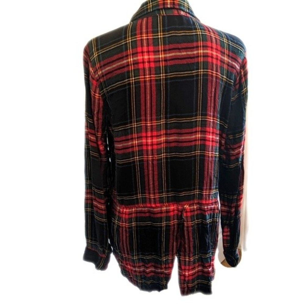 beachlunchlounge 100% rayon, red Charlie button down, split tail, soft M - Picture 3 of 8